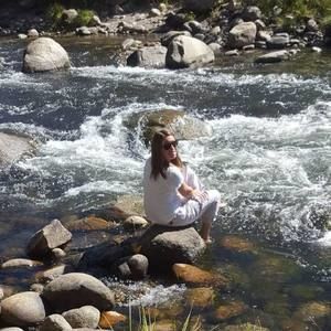 Meet your Posher, Elizabeth